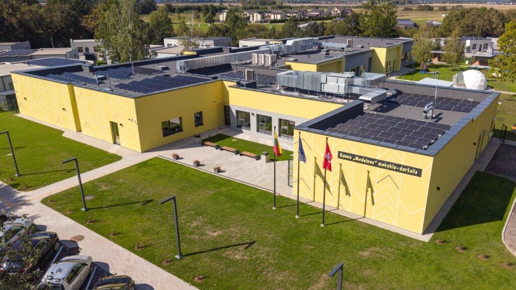 Atnaujintas Medeinos darželis iš oro